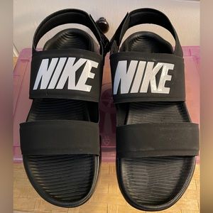 WOMEN'S NIKE TANJUN SPORT SANDALS